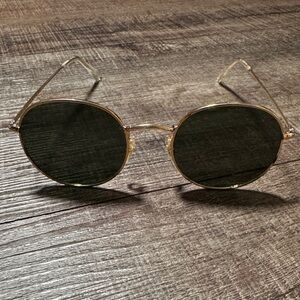 Chic Gold Round Sunglasses